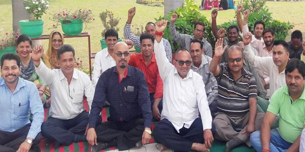 attendance provided by non teaching staff of aided colleges