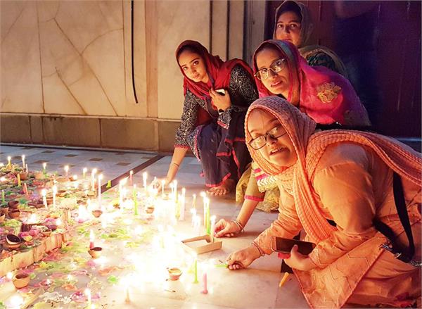 celebrates diwali  and vishvakarma day