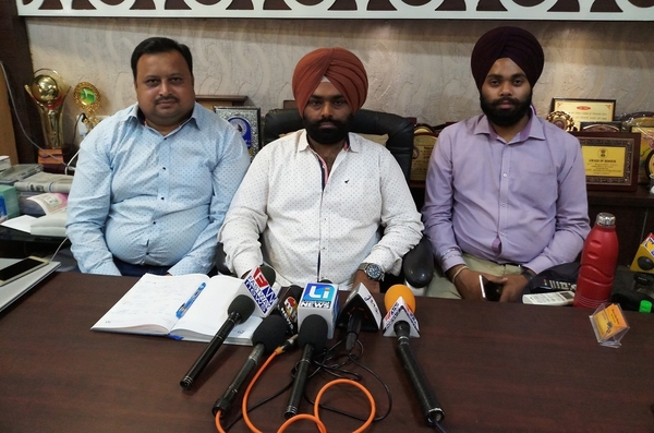 ਪ੍ਰਧਾਨਗੀ ਦਾ ਨਾਜਾਇਜ਼ ਫਾਇਦਾ ਲੈ ਕੇ ਬਣਾਈ ਬੇਨਾਮੀ ਜਾਇਦਾਦ ਅਤੇ ਕੀਤੇ ਕਬਜ਼ੇ