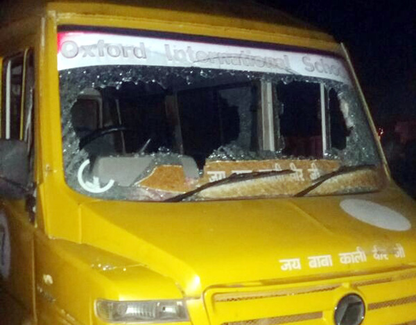 ਸ਼ਰਾਬੀਆਂ ਨੇ ਤੋੜੇ ਸਕੂਲ ਬੱਸ ਦੇ ਸ਼ੀਸ਼ੇ, ਫਰਾਰ