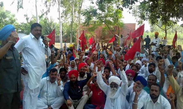 ਆਰ. ਐੱਮ. ਪੀ. ਆਈ. ਵੱਲੋਂ ਪੁਲਸ ਚੌਕੀ ਤੂਤ ਅੱਗੇ ਧਰਨਾ