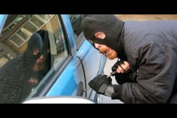 the absconding accused escaped from the robber