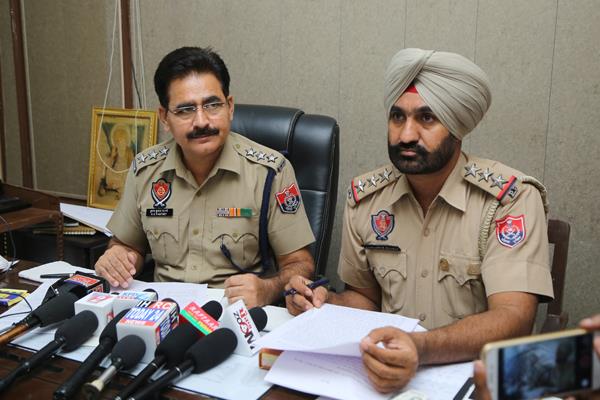 two members of the gang  loan in the fake name and address