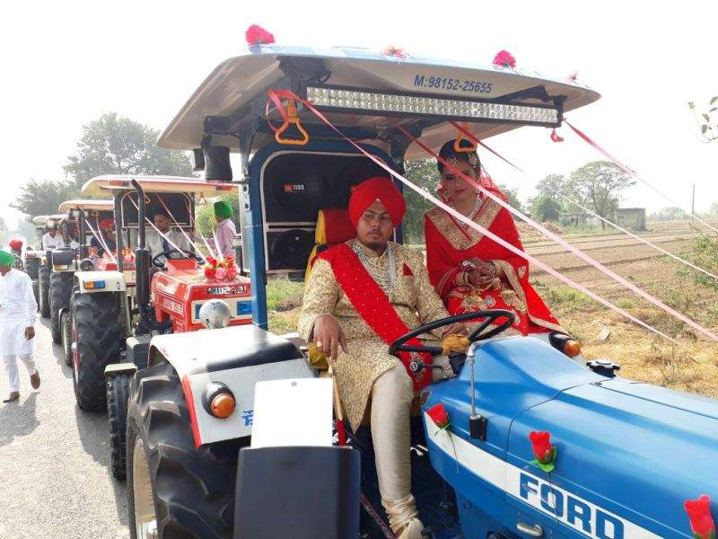 ਜਦੋਂ ਕਿਸਾਨ ਦੇ ਪੁੱਤਰ ਦੀ ਟ੍ਰੈਕਟਰਾਂ ''ਤੇ ਗਈ ਬਰਾਤ