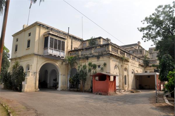 unsafe building