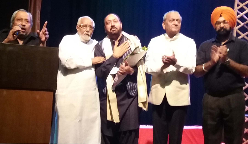 ਕੇਵਲ ਧਾਲੀਵਾਲ ਨੂੰ ''ਭਰਤ ਮੁਨੀ ਮੰਚ ਸਮਰਾਟ ਐਵਾਰਡ'' ਪ੍ਰਦਾਨ