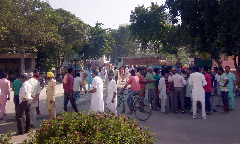 ਝੋਨੇ ਦੀ ਲਿਫਟਿੰਗ ਨੂੰ ਲੈ ਕੇ ਟਰੈਕਟਰ-ਟਰਾਲੀ ਤੇ ਕੈਂਟਰ ਯੂਨੀਅਨ ਆਹਮੋ-ਸਾਹਮਣੇ