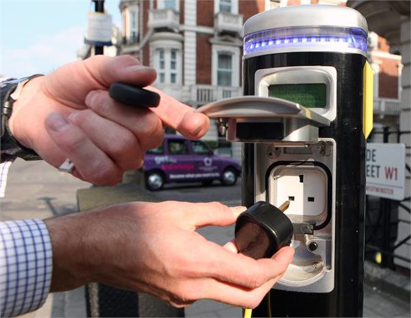 uk government could force petrol pump to install ev chargers