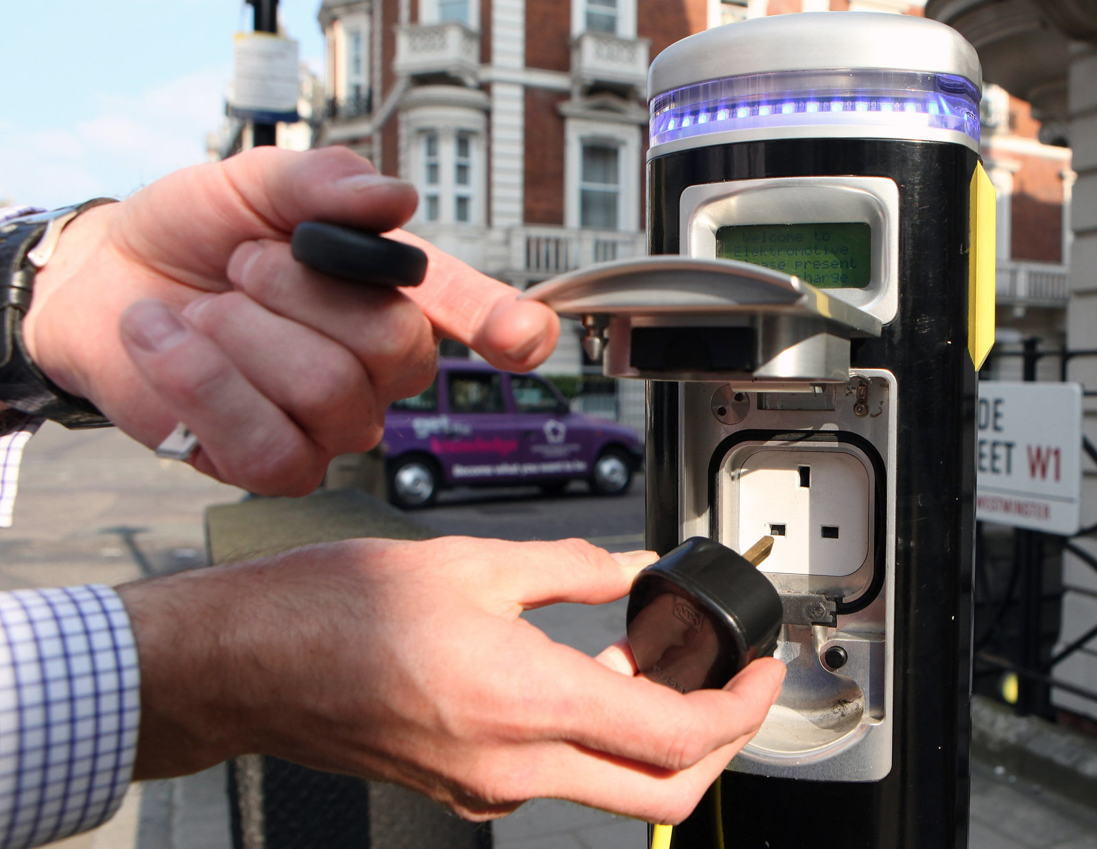 ਬ੍ਰਿਟੇਨ ''ਚ ਦੌੜਨਗੀਆਂ ਬਿਨਾਂ ਪੈਟਰੋਲ-ਡੀਜ਼ਲ ਦੇ ਕਾਰਾਂ, ਸਰਕਾਰ ਨੇ ਕੀਤਾ ਵੱਡਾ ਐਲਾਨ