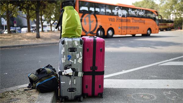 the case of the thief in a case man hides in bag to steal from airport bus