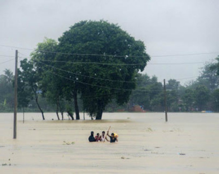 ਹੜ੍ਹ ਨਾਲ ਪ੍ਰਭਾਵਿਤ ਨੇਪਾਲ ਨੂੰ ਪਾਕਿ ਨੇ ਦਿੱਤਾ 10 ਲੱਖ ਅਮਰੀਕੀ ਡਾਲਰ ਦਾ ਚੈੱਕ