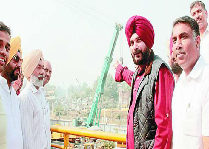 ਸਿੱਧੂ ਵੱਲੋਂ ਅੰਮ੍ਰਿਤਸਰ ਸ਼ਹਿਰ ਦੇ ਚੱਲ ਰਹੇ ਵਿਕਾਸ ਪ੍ਰਾਜੈਕਟਾਂ ਦਾ ਜਾਇਜ਼ਾ