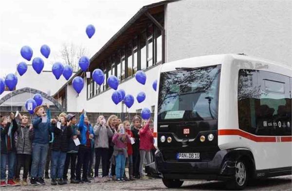 germany s first driverless bus takes to the roads in bavaria