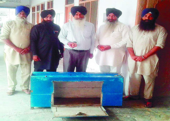 ਚੋਰਾਂ ਨੇ ਗੁਰਦੁਆਰਾ ਗੁਰੂ ਕਾ ਬਾਗ ਵਿਖੇ ਗੋਲਕ ਤੋੜ ਕੇ ਕੀਤੀ ਚੋਰੀ