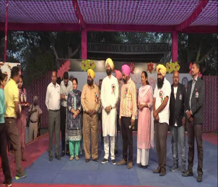 ਸਾਬਕਾ ਵਿੱਤ ਮੰਤਰੀ ਢੀਂਡਸਾ ਨੇ ਵੱਖ-ਵੱਖ ਮੁੱਦਿਆਂ ''ਤੇ ਘੇਰੀ ਕਾਂਗਰਸ, ਖੁੱਲ੍ਹੀ ਬਹਿਸ ਦੀ ਦਿੱਤੀ ਚੁਣੌਤੀ