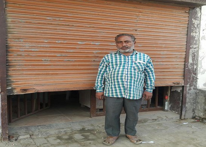 ਚੋਰਾਂ ਨੇ ਠੇਕੇ ਮੁਲਾਜ਼ਮ ਨੂੰ ਬੰਦੀ ਬਣਾਕੇ ਡੇਢ ਲੱਖ ਰੁਪਏ ਦੀ ਲੁੱਟੀ ਸ਼ਰਾਬ