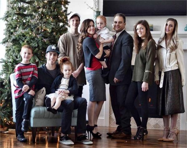 7 children mothers women pictures identities difficulties