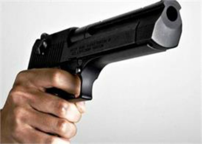 ਪਿਸਤੌਲ ਦੀ ਨੋਕ ''ਤੇ ਪੈਟਰੋਲ ਪੰਪ ਦੇ ਕਰਿੰਦੇ ਤੋਂ ਲੁੱਟੇ 60 ਹਜ਼ਾਰ ਰੁਪਏ
