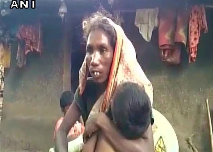 ਭੁੱਖ ਨਾਲ ਮਰੀ ਬੱਚੀ ਦੀ ਮਾਂ ਨੂੰ ਪਿੰਡ ''ਚੋਂ ਕੱਢਿਆ