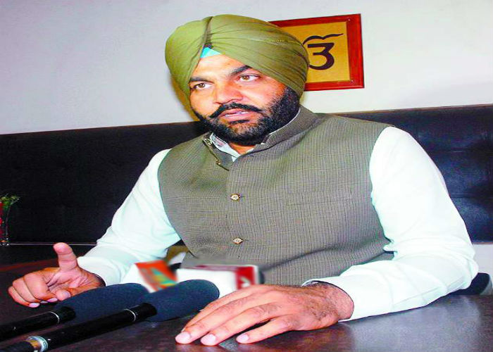 ਜੀ. ਐੱਸ. ਟੀ. ਕਾਰਨ ਦੇਸ਼ ਦਾ ਵਪਾਰੀ ਵਰਗ ਤਣਾਅ ''ਚ : ਕਾਂਗਰਸ