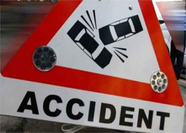 one injured with a tractor trolley collision