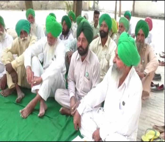 ਕਿਸਾਨਾਂ ਨੇ ਸਰਕਾਰ ਦੇ ਫੈਸਲੇ ਦੇ ਖਿਲਾਫ ਪਰਾਲੀ ਸਾੜਨ ਦਾ ਕੀਤਾ ਐਲਾਨ