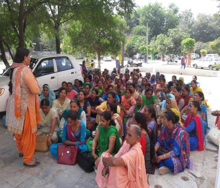 ਆਂਗਣਨਵਾੜੀ ਮੁਲਾਜ਼ਮ ਯੂਨੀਅਨ ਵੱਲੋਂ ਪ੍ਰੋਗਰਾਮ ਅਫਸਰ ਦਾ ਘਿਰਾਓ