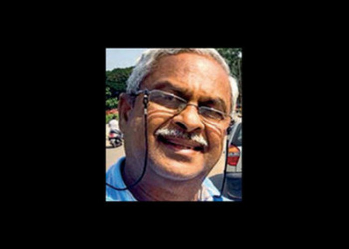 ਦੀਵਾਲੀ ਦੀ ਰਾਤ ਸੜਕਾਂ ''ਤੇ ਟੋਏ ਭਰ ਰਿਹਾ ਸੀ ਇਹ ਇੰਜੀਨੀਅਰ