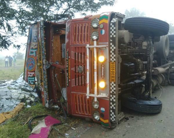 11 killed in road accident