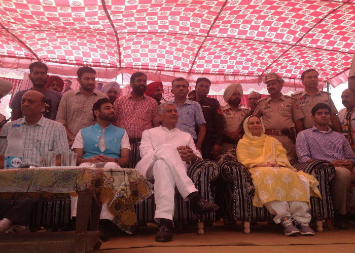 ਕੈਪਟਨ ਅਮਰਿੰਦਰ ਸਿੰਘ ਕੇਂਦਰ ਤੋਂ ਪੰਜਾਬ ਦਾ ਹੱਕ ਮੰਗਦੇ ਹਨ ਖ਼ੈਰਾਤ ਨਹੀਂ - ਜਾਖੜ