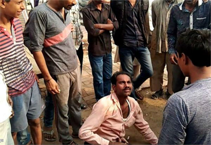 ਵਿਦਿਆਰਥਣ ਨਾਲ ਛੇੜਛਾੜ ਕਰਨਾ ਵਿਅਕਤੀ ਨੂੰ ਪਿਆ ਭਾਰੀ, ਲੋਕਾਂ ਨੇ ਕੀਤੀ ਕੁੱਟਮਾਰ