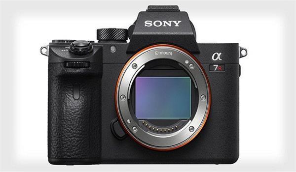 ਸੋਨੀ ਨੇ ਪੇਸ਼ ਕੀਤਾ ਨਵਾਂ A7R III Full-Frame ਮਿਰਰਲੈੱਸ ਕੈਮਰਾ