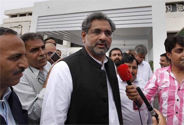abbasi intervened to end the dispute between the army and the minister