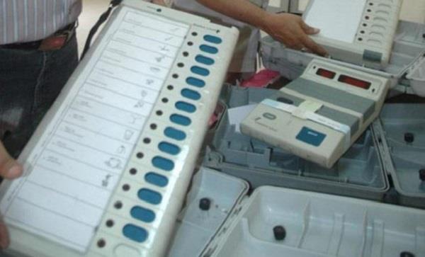 voting begins for 40 minutes late in evm in allahabad