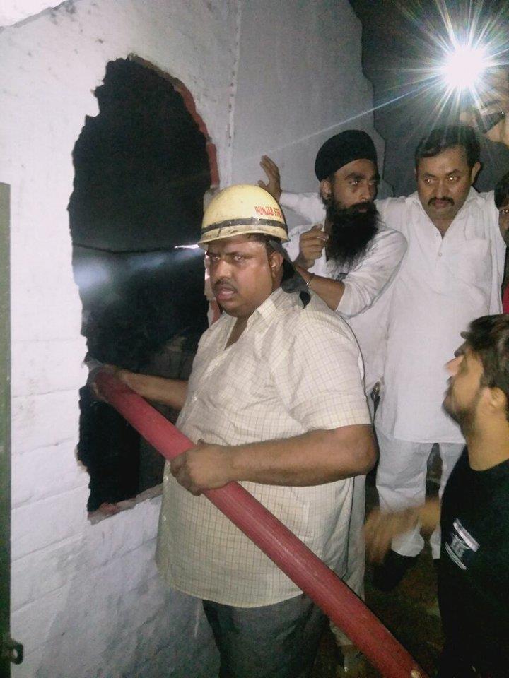 fire in building in ludhiana