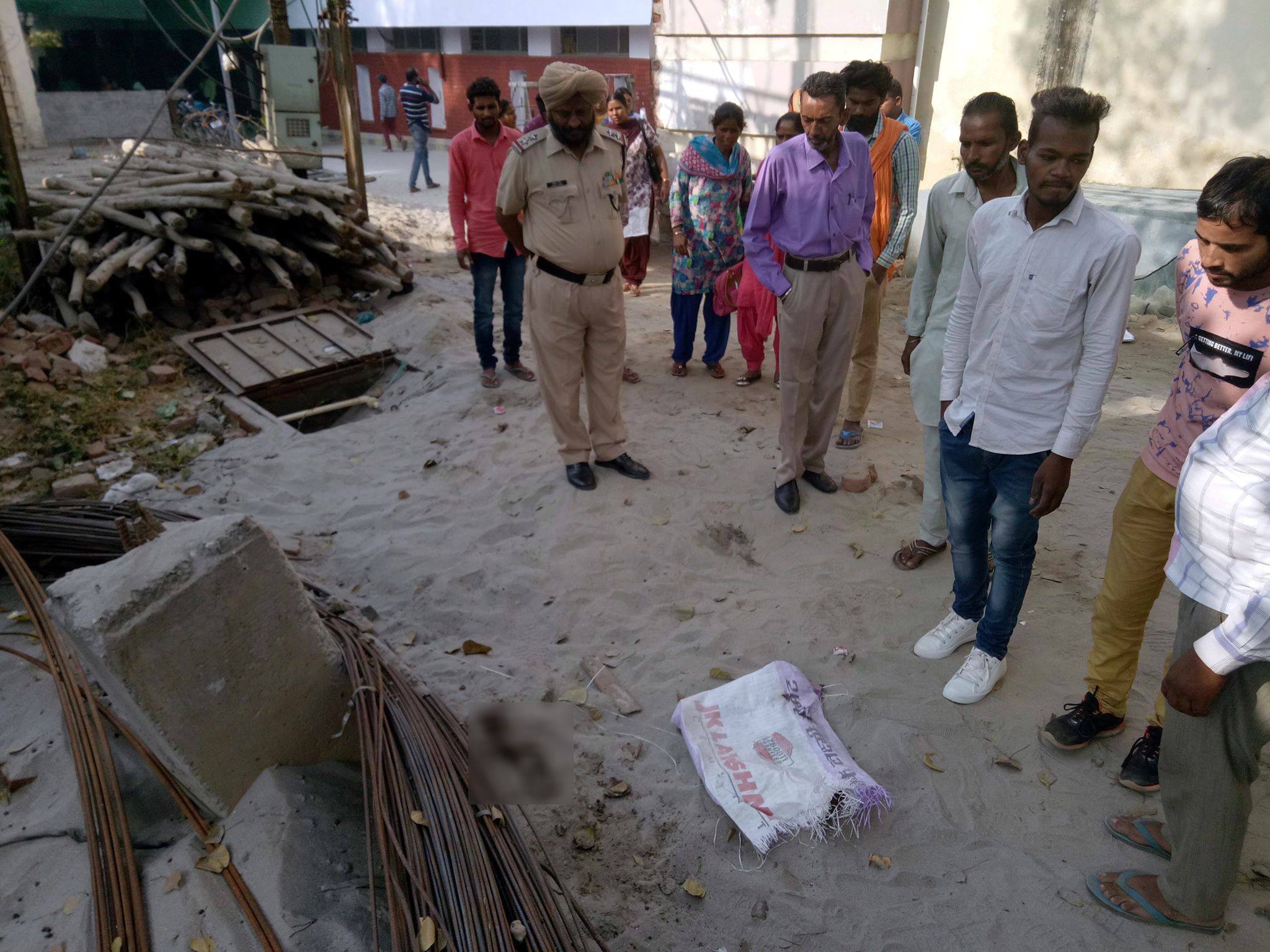 ਟਾਇਲਟ ਗਈ ਗਰਭਵਤੀ ਦੀ ਹੋ ਗਈ ਡਿਲਵਰੀ ਤੇ ਫਲਸ਼ ਹੋ ਗਿਆ ਭਰੂਣ, ਕੁੱਤੇ ਰਹੇ ਘਸੀਟਦੇ