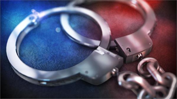 five arrest while planning to rob