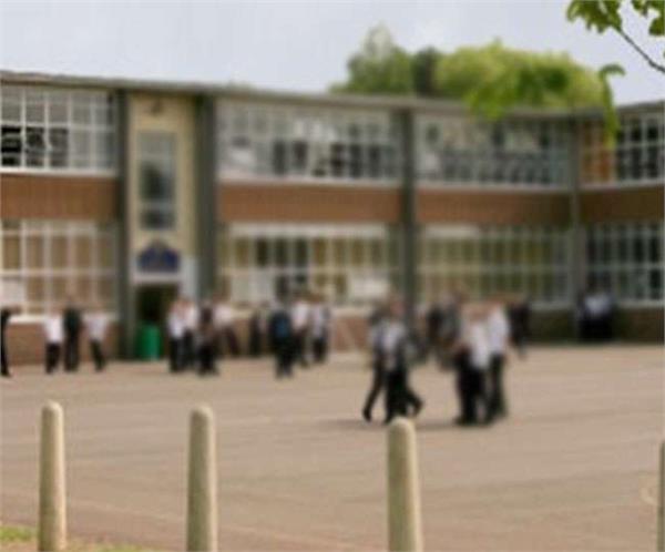 gurujram  order of action on 135 school