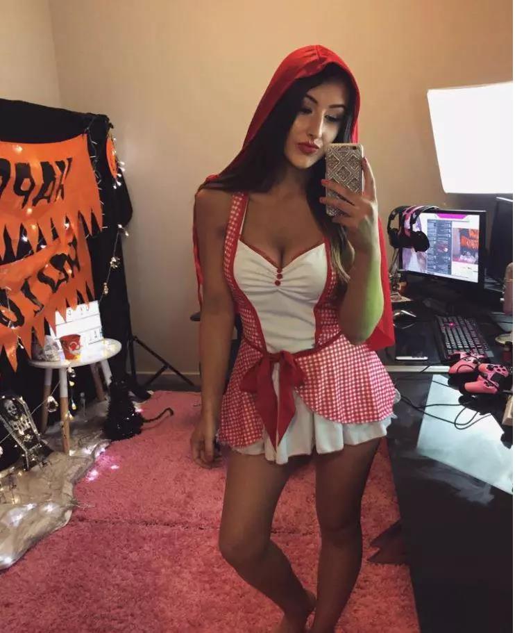 she is earning lakhs of rupees in 1 hour sitting without her job