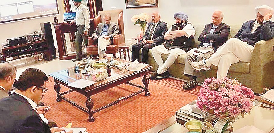 ਕੈਪਟਨ ਸਰਕਾਰ ਸ਼ਰਾਬ ਦੇ ਠੇਕਿਆਂ ਨੂੰ ਆਪਣੇ ਹੱਥਾਂ ''ਚ ਲੈਣ ਦੀ ਕਰ ਰਹੀ ਹੈ ਤਿਆਰੀ