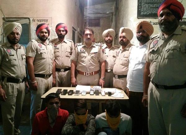 three members of the mobile grabbing group arrested