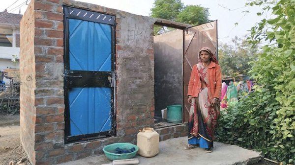 ਐਮ. ਪੀ. ਆਦਿਵਾਸੀ ਔਰਤ ਨੇ ਗਹਿਣੇ ਗਿਰਵੀ ਰੱਖ ਕੇ ਬਣਾਇਆ ਟਾਇਲਟ