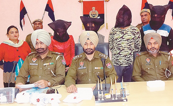 ਔਰਤ ਸਮੇਤ ਅੰਤਰਰਾਜੀ ਨਸ਼ਾ ਸਮੱਗਲਰ ਗਿਰੋਹ ਦੇ 4 ਮੈਂਬਰ ਅੜਿੱਕੇ