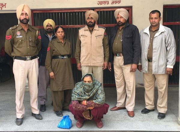 ਨਸ਼ੀਲੇ ਪਾਊਡਰ ਸਣੇ ਔਰਤ ਕਾਬੂ
