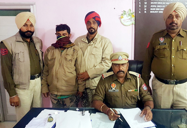 ਪੁਲਸ ਹੱਥ ਲੱਗੀ ਸਫਲਤਾ 10 ਲੱਖ ਦੀ ਹੈਰੋਇਨ ਸਣੇ ਗ੍ਰਿਫਤਾਰ