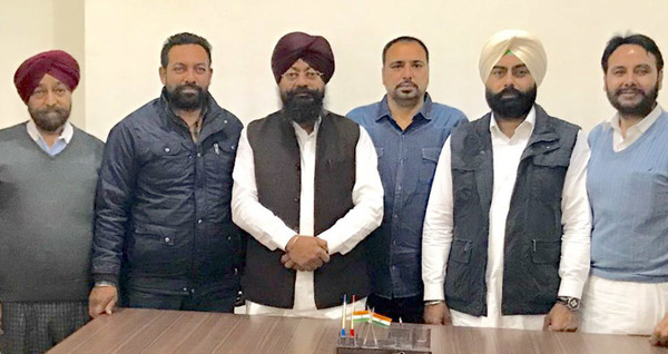 ਕੈਪਟਨ ਅਮਰਿੰਦਰ ਸਿੰਘ ਹੀ ਪੰਜਾਬ ਨੂੰ ਖੁਸ਼ਹਾਲੀ ਵੱਲ ਲਿਜਾ ਸਕਦੇ ਨੇ : ਸੱਚਰ