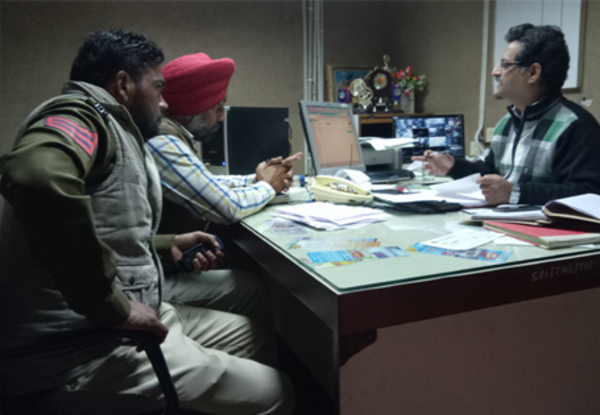 ਏ. ਟੀ. ਐੱਮ. ''ਚੋਂ ਠੱਗ ਚਾਲੀ ਹਜ਼ਾਰ ਕੱਢਵਾ ਕੇ ਚਲਦਾ ਬਣਿਆ