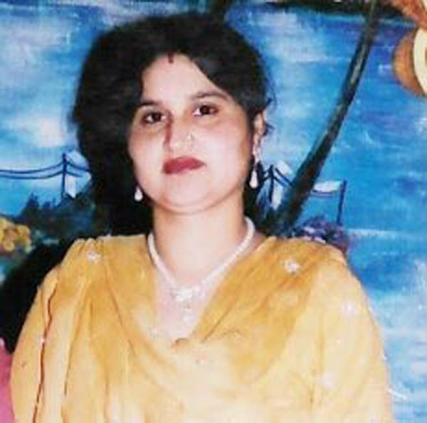 girl die in road accident