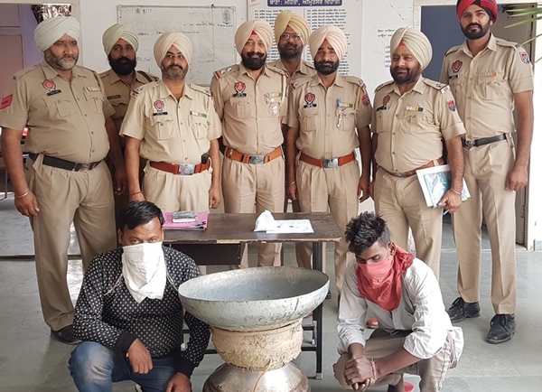 ਦੇਸੀ ਲਾਹਣ ਤੇ ਨਸ਼ੀਲੀਆਂ ਗੋਲੀਆਂ ਸਮੇਤ 2 ਕਾਬੂ