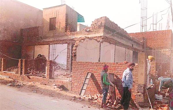 navjot sidhu not afraid of the building department of the corporation 